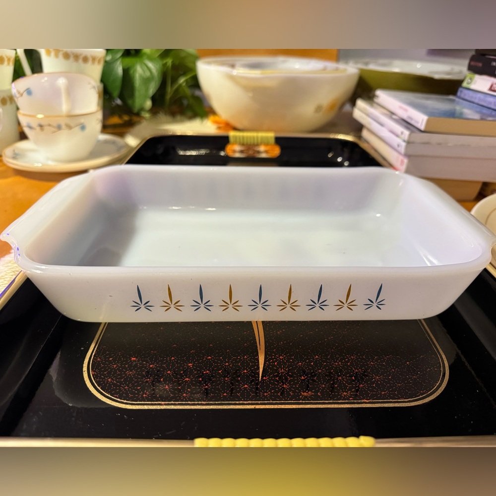 Fire King Candle Glow 1 1/2 Qt baking dish 432